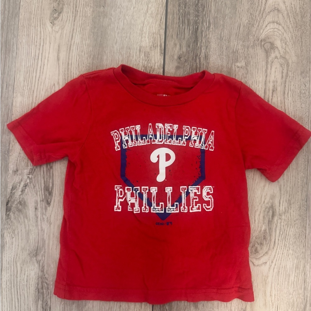 Genuine Merchandise Red Philadelphia Phillies Kids Tee